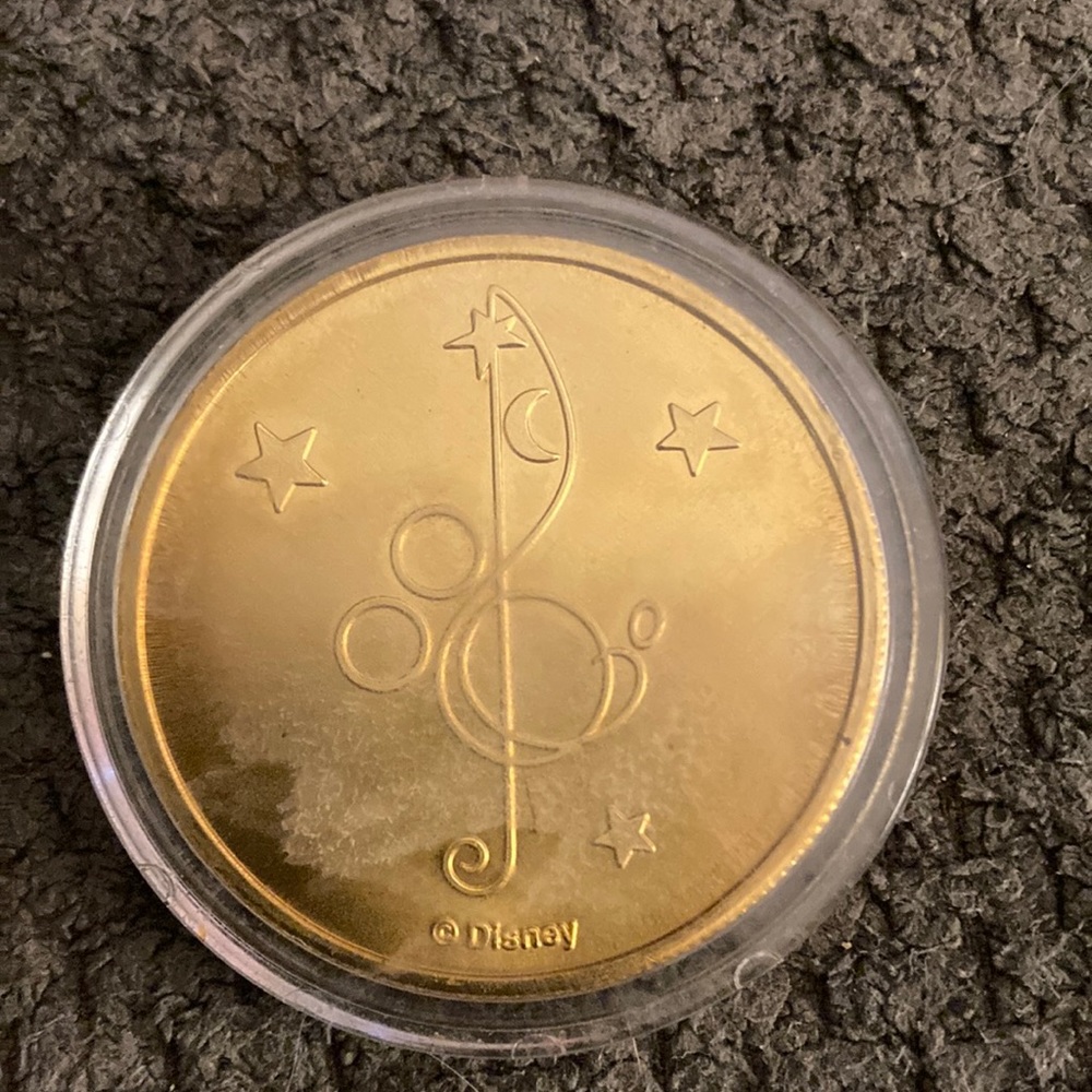 Fantasia 2000 commemorative coin